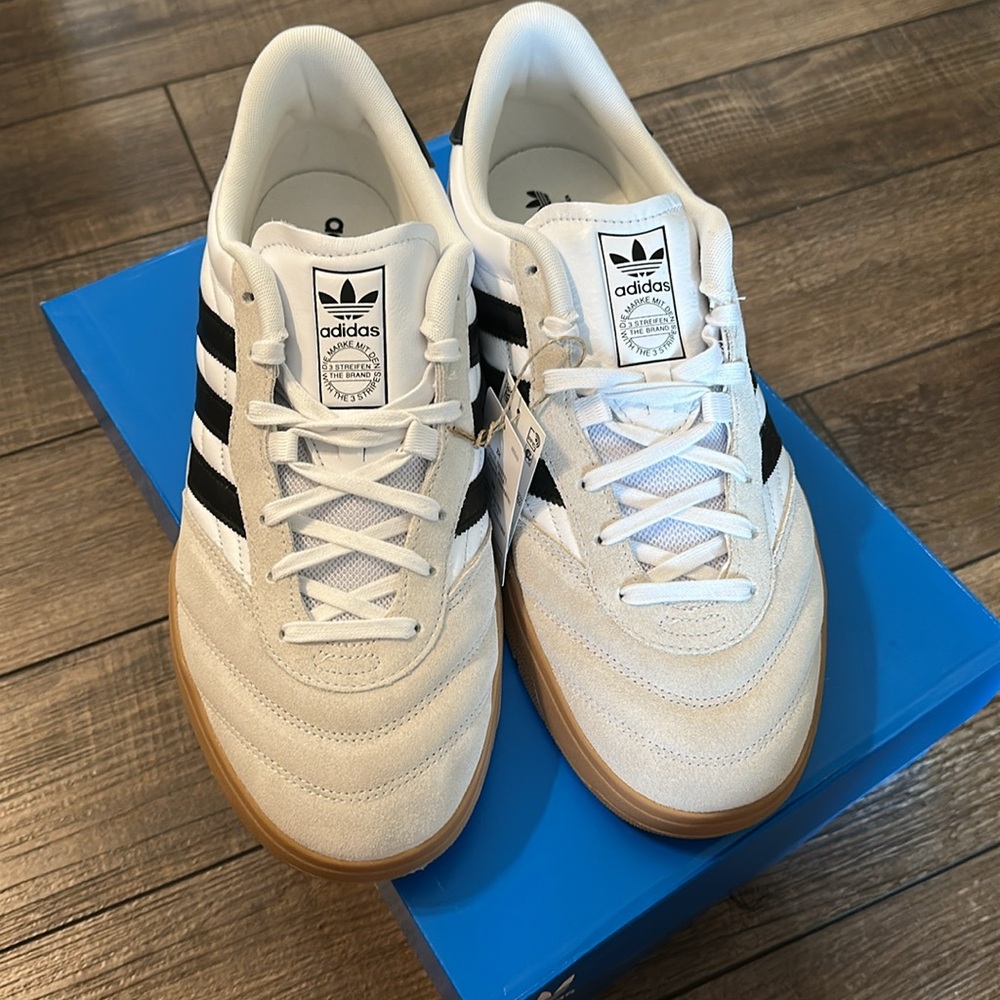 Adidas Predator Men’s Shoes - Picture 2 of 3